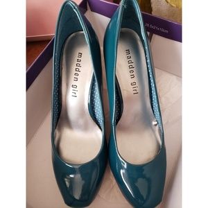 NIB Madden Girl Heels (teal)
